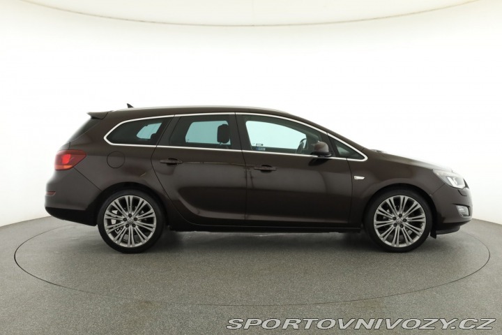Opel Astra 2.0 CDTI 2012