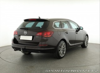 Opel Astra 2.0 CDTI 2012