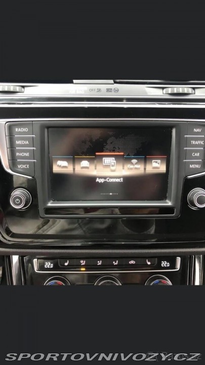 Volkswagen Ostatní modely Touran 2,0 TDI / 11O KW, DSG, 2015