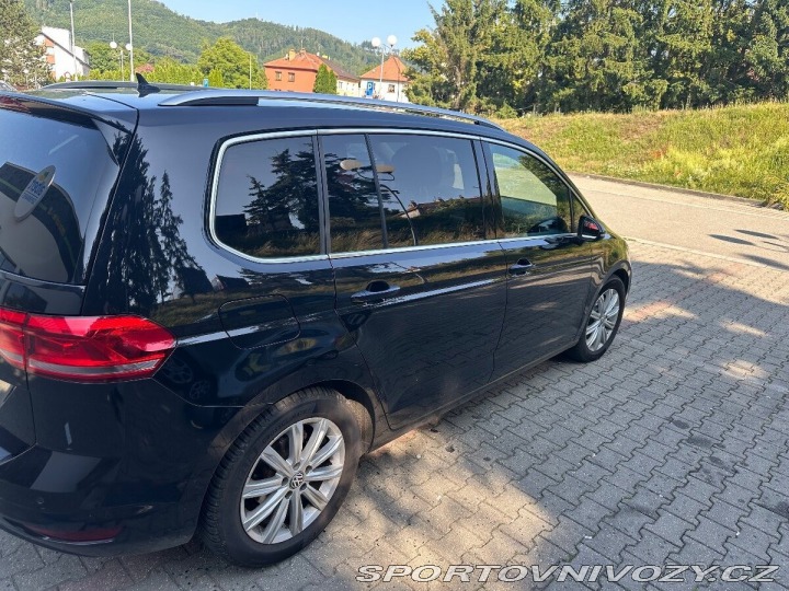 Volkswagen Ostatní modely Touran 2,0 TDI / 11O KW, DSG, 2015
