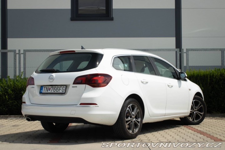 Opel Astra Sport Tourer  2.0 CDTI 12 2013
