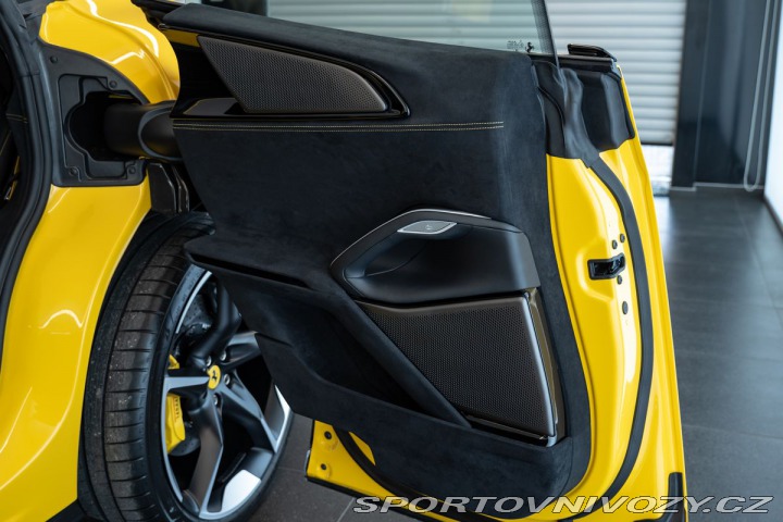 Ferrari Purosangue SoftClose/Pano/Karbon 2025