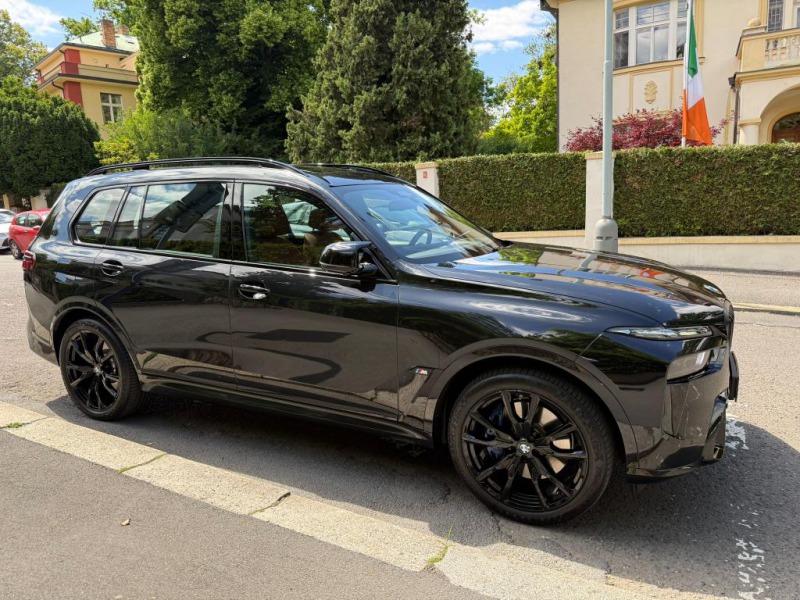 BMW X7 M 60i xdrive