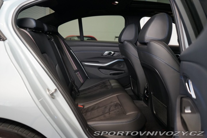 BMW 3 xDRIVE*KAMERA*TAŽ*PANO*SE 2023