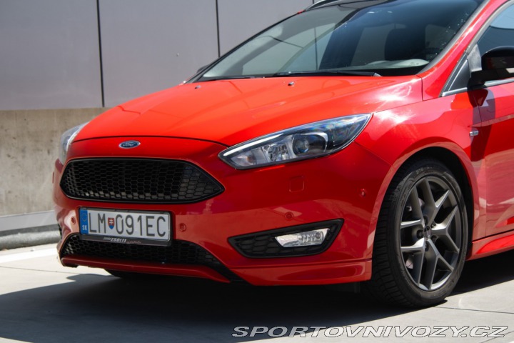 Ford Focus ST Kombi STL Red & Blac 2018