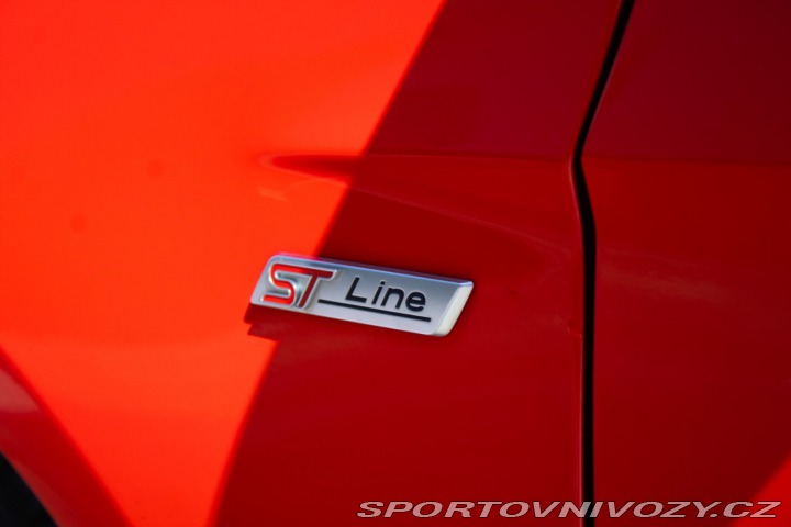 Ford Focus ST Kombi STL Red & Blac 2018