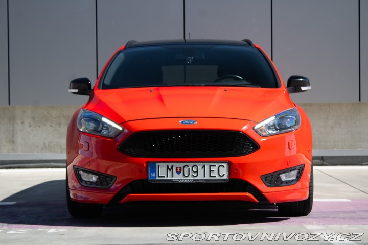 Ford Focus ST Kombi STL Red & Blac 2018