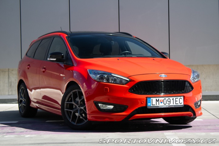 Ford Focus ST Kombi STL Red & Blac 2018