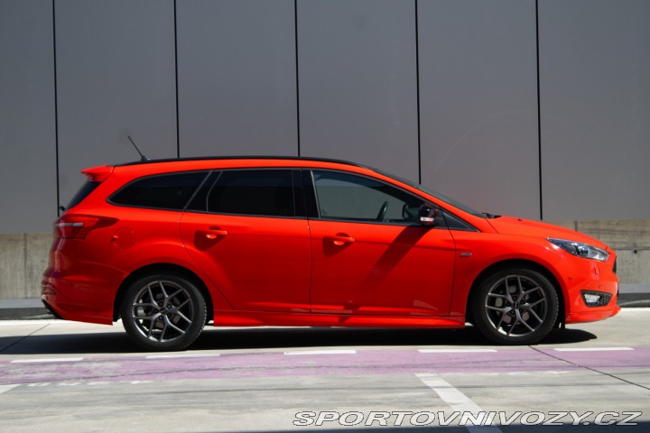 Ford Focus ST Kombi STL Red & Blac 2018