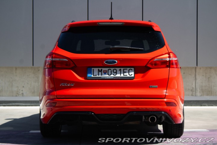Ford Focus ST Kombi STL Red & Blac 2018