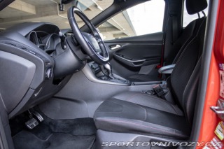 Ford Focus ST Kombi  STL Red & Blac 2018