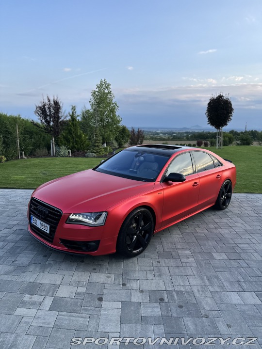 Audi S8 2013