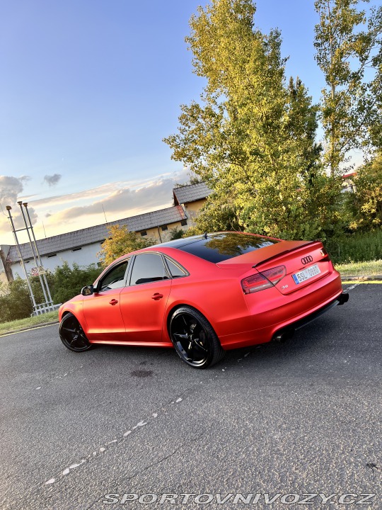 Audi S8 2013