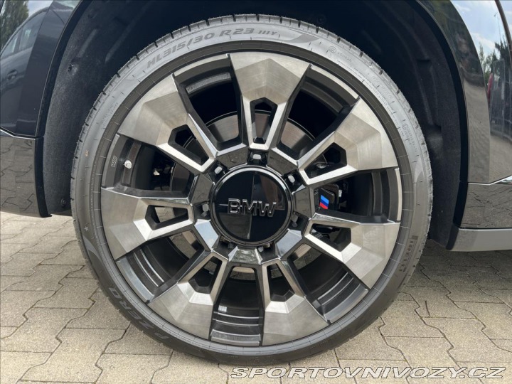 BMW XM 4.4 B&W Masáž 2023