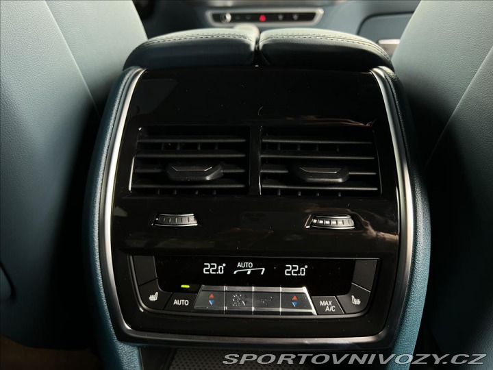 BMW XM 4.4 B&W Masáž 2023