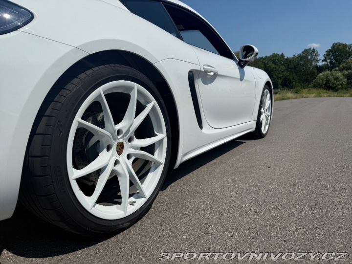 Porsche Cayman 718 Cayman 2025