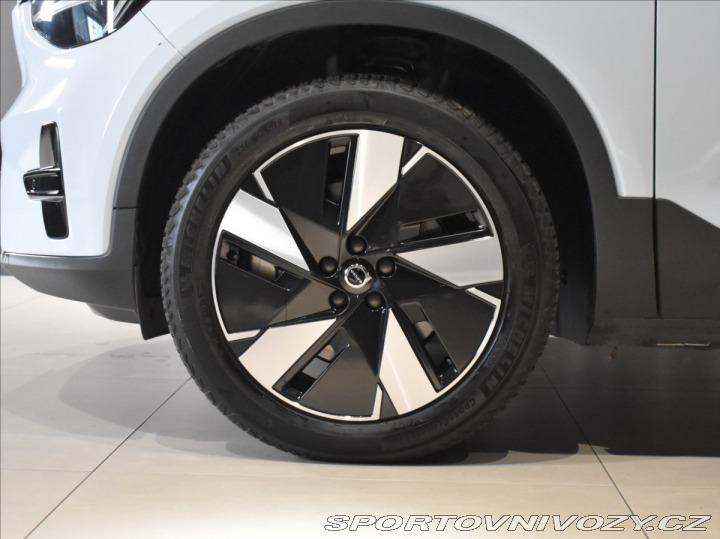 Volvo Ostatní modely XC40 0,0 RechargeTWIN ENGINE 2023