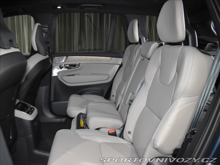 Volvo Ostatní modely XC90 2,0 XC90 ULTRA DARK T8 PL 2025
