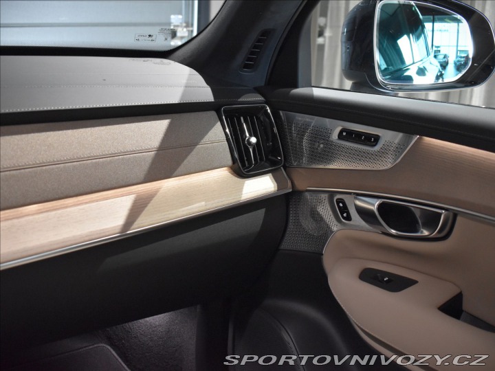 Volvo Ostatní modely XC90 2,0 XC90 ULTRA DARK T8 PL 2025