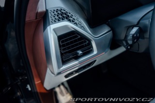 BMW XM  2024