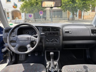Volkswagen Golf 1,6 Výjimečný stav, YOU 1997