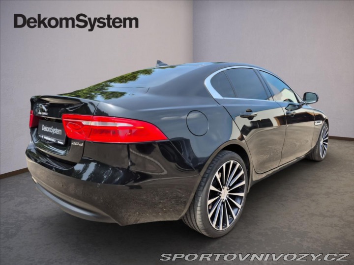 Jaguar XE 2,0 20D PORTFOLIO 2015