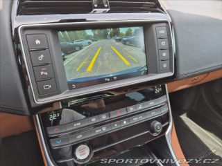 Jaguar XE 2,0 20D PORTFOLIO 2015