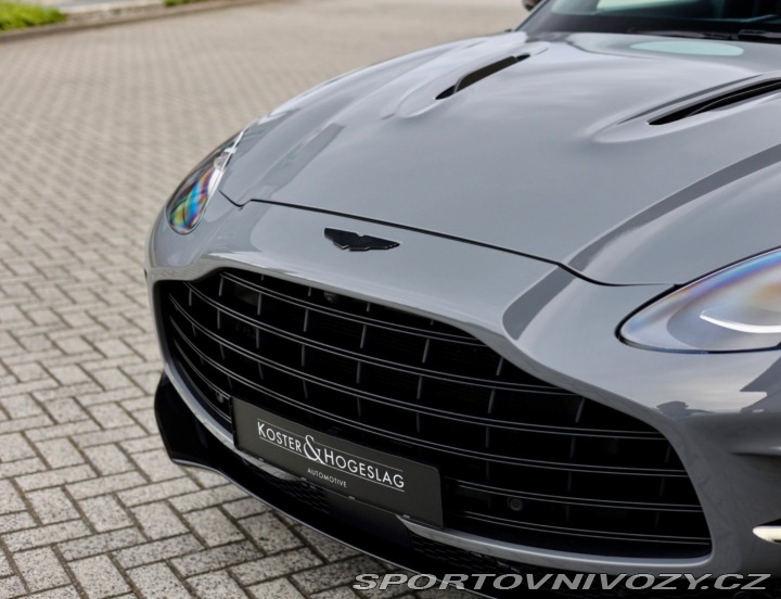 Aston Martin DBX 4.0 V8 707PS | China Gre 2023