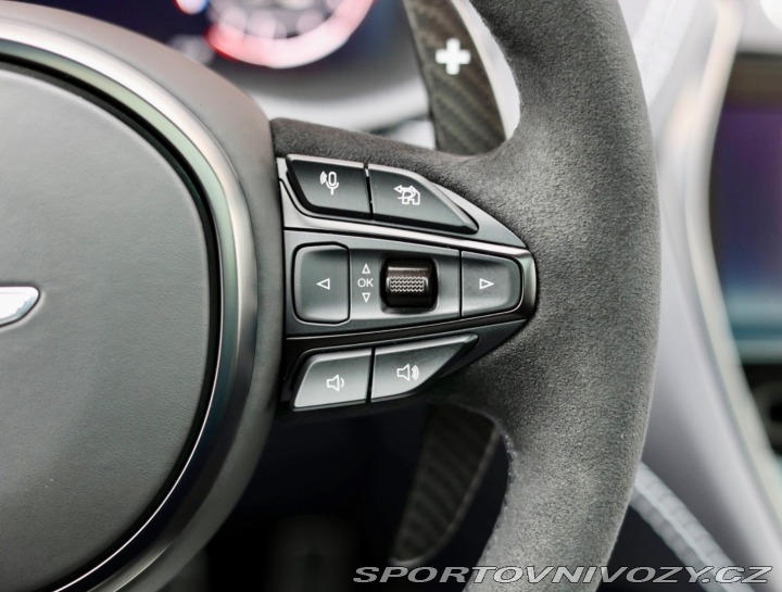 Aston Martin DBX 4.0 V8 707PS | China Gre 2023