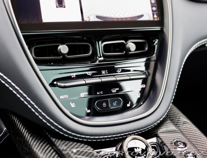 Aston Martin DBX 4.0 V8 707PS | China Gre 2023