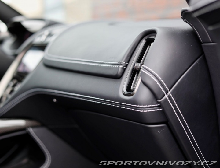 Aston Martin DBX 4.0 V8 707PS | China Gre 2023