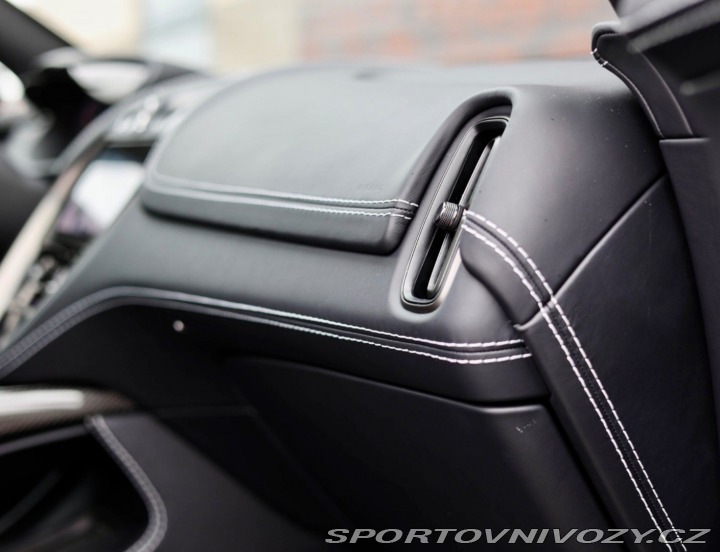 Aston Martin DBX 4.0 V8 707PS | China Gre 2023