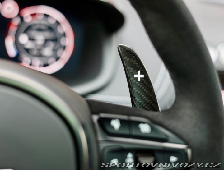 Aston Martin DBX 4.0 V8 707PS | China Gre 2023