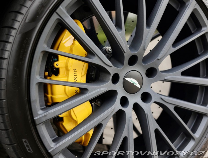 Aston Martin DBX 4.0 V8 707PS | China Gre 2023