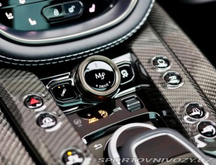 Aston Martin DBX 4.0 V8 707PS | China Gre 2023