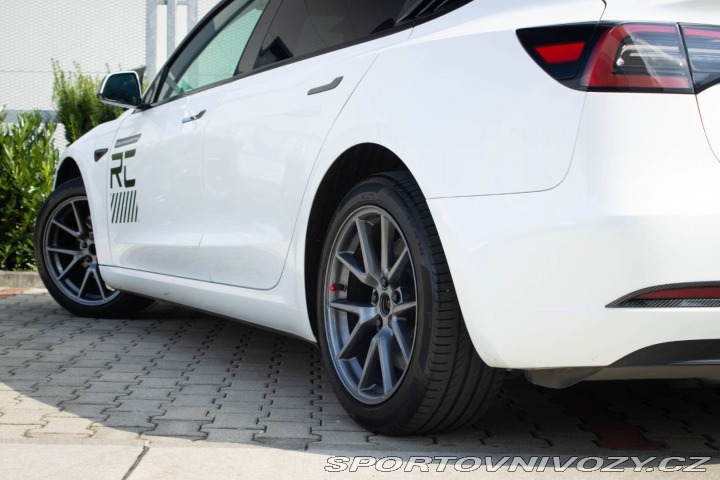 Tesla Model 3 /AJ NA SPLÁTKY / 2022