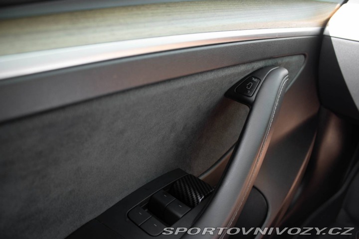 Tesla Model 3 /AJ NA SPLÁTKY / 2022