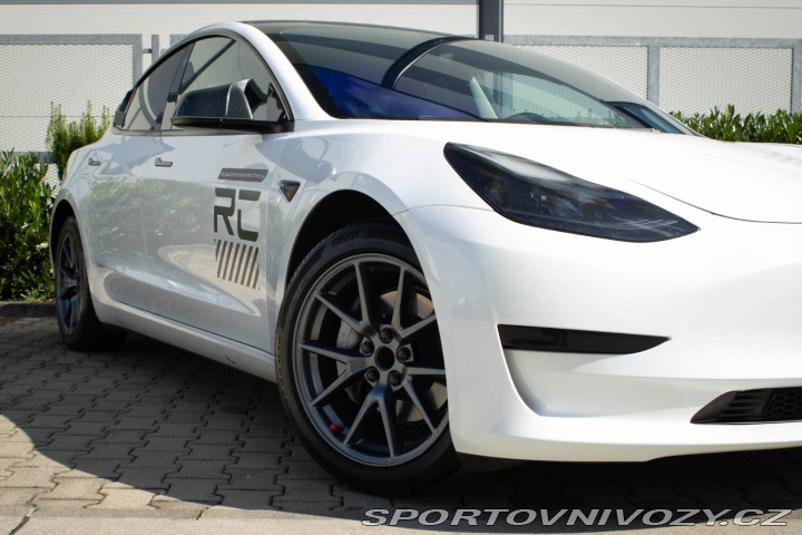 Tesla Model 3 /AJ NA SPLÁTKY / 2022