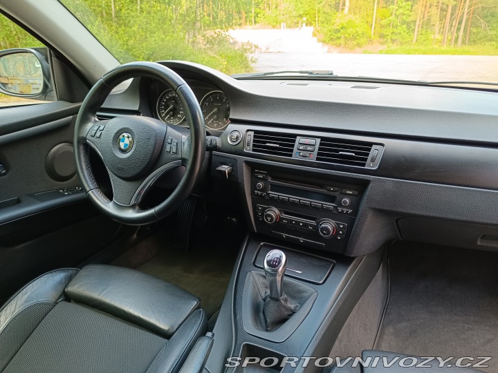 BMW 3 335 xi Coupe Facelift 2011