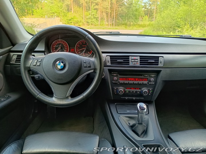 BMW 3 335 xi Coupe Facelift 2011