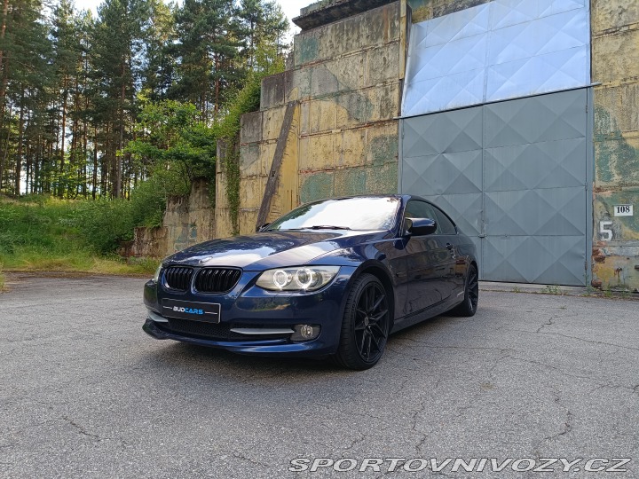 BMW 3 335 xi Coupe Facelift 2011