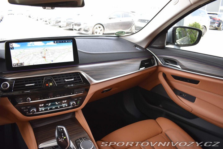 BMW 5 530d xD REZERVACE 2023