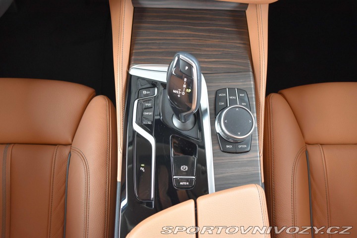 BMW 5 530d xD REZERVACE 2023