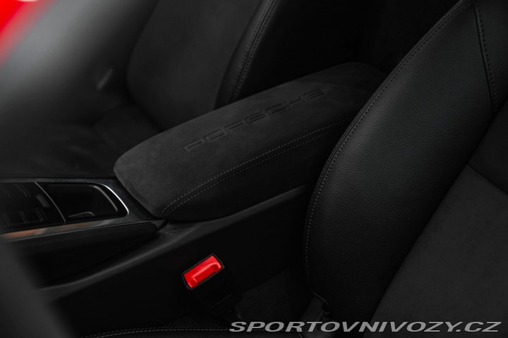 Porsche Cayman 718, Alcantara, CarPlay, 2022