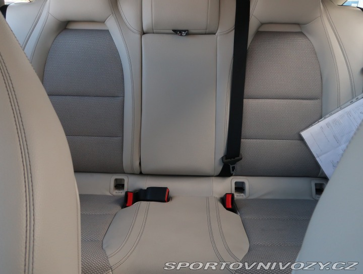 Mercedes-Benz CLA 200 2015