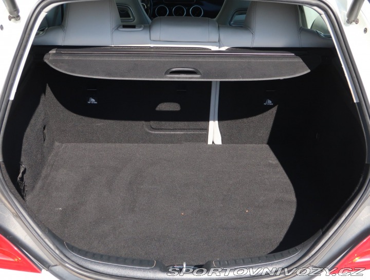 Mercedes-Benz CLA 200 2015