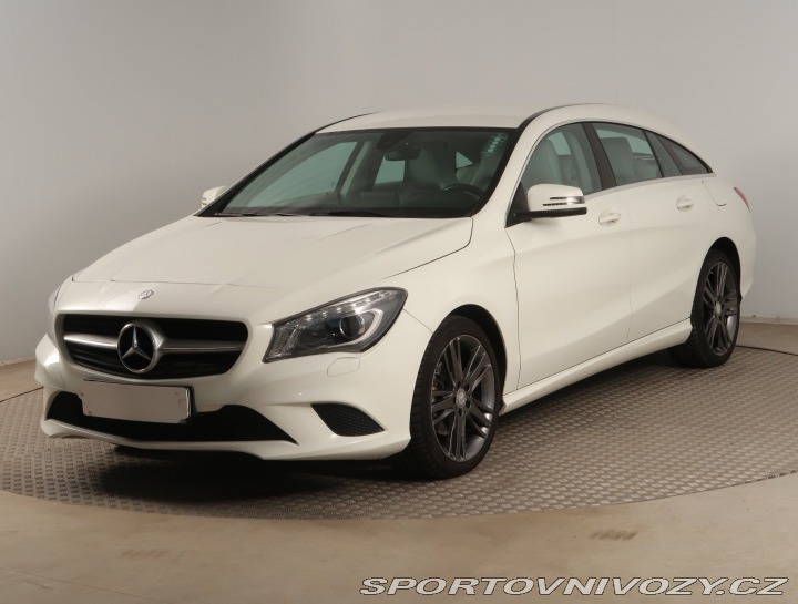 Mercedes-Benz CLA 200 2015
