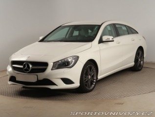 Mercedes-Benz CLA 200 2015