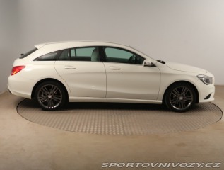 Mercedes-Benz CLA 200 2015