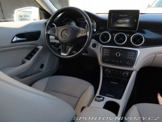 Mercedes-Benz CLA 200 2015